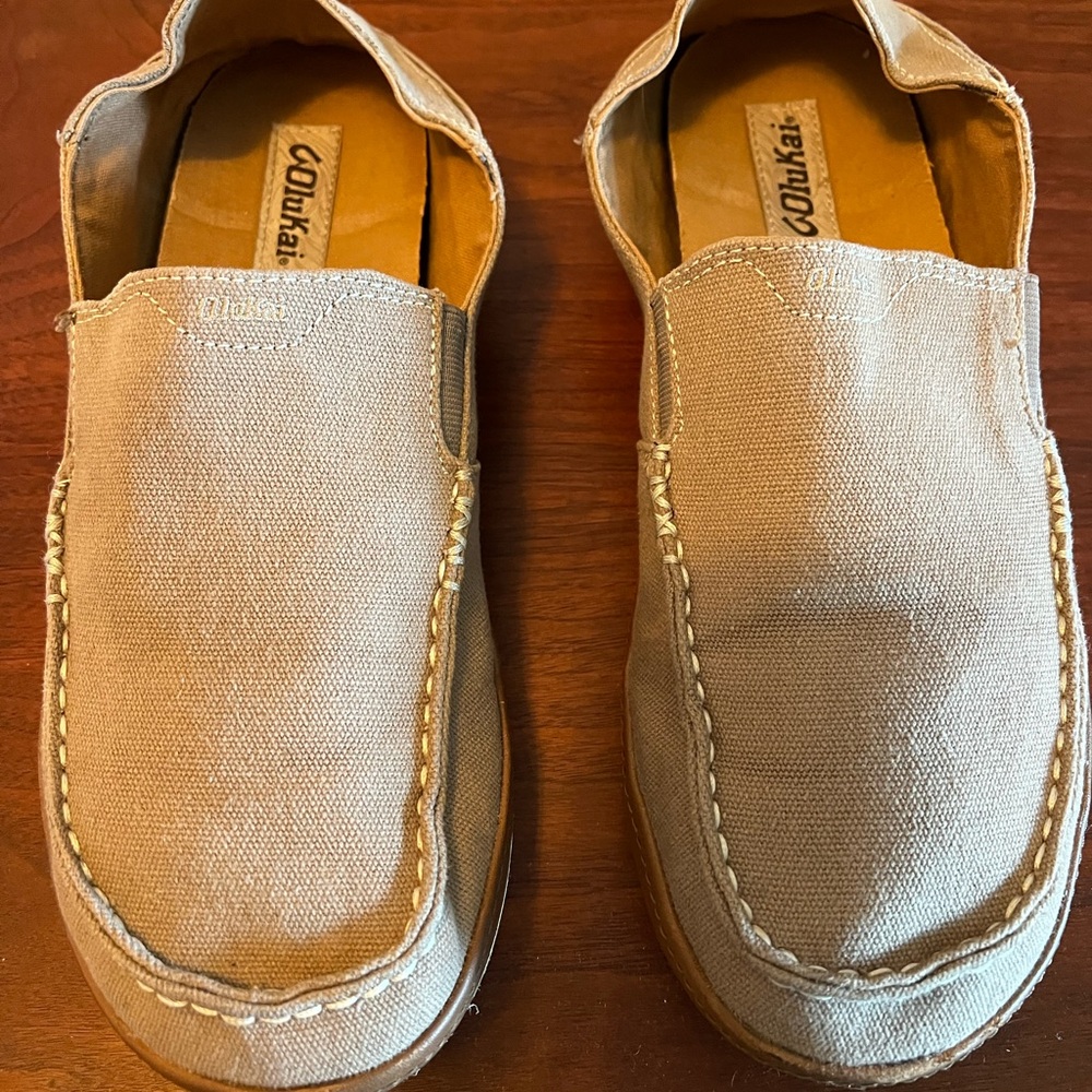 OluKai Puhalu Tan Loafers Slip-Ons Casual 10.5